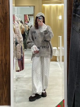 「アイテム（ニット/セーター、シルバー系）」を使った、つぐみさん（レディース・162cm）の冬コーディネート