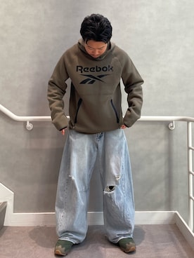 「アイテム（スニーカー）」を使った、KYONさん（メンズ・175cm）の秋コーディネート
