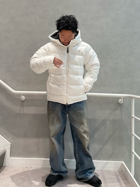 「アイテム（スニーカー）」を使った、KYONさん（メンズ・175cm）の冬コーディネート