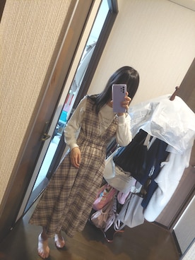 「Honeys（ハニーズ）のアイテム（ジャンパースカート）」を使った、sugashikao14sukiさん（レディース・159cm）の秋コーディネート