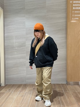 「MONO-MART（モノマート）の【retock's】ロゴ刺繍/ピスネーム フード配色 ビッグシルエット ハーフジッププルオーバーパーカー（パーカー、ブラック系）」を使った、yuzuhi0322さん（レディース・151cm）の冬コーディネート