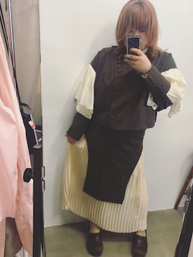「しまむら（シマムラ）のアイテム（スカート、ベージュ系）」を使った、banbanbarusuさん（レディース・155cm）の秋コーディネート