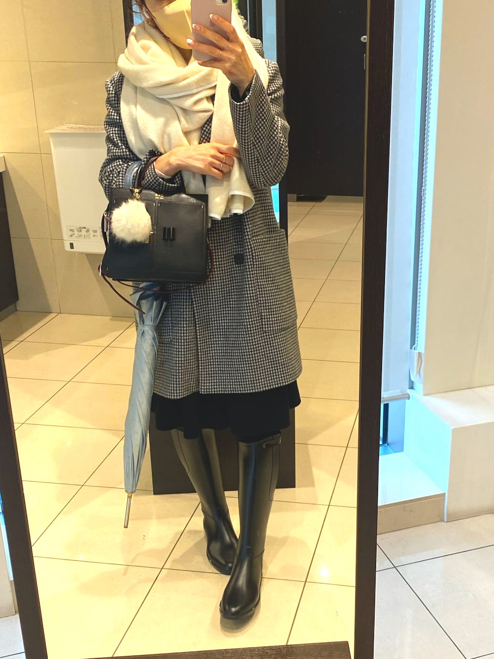 「OAD NEW YORKの【OAD NEW YORK】KIT OAD004 BAG（ハンドバッグ、ブラック系）」を使った、yuriiiipさん（レディース・157cm）の冬コーディネートの1枚目の写真