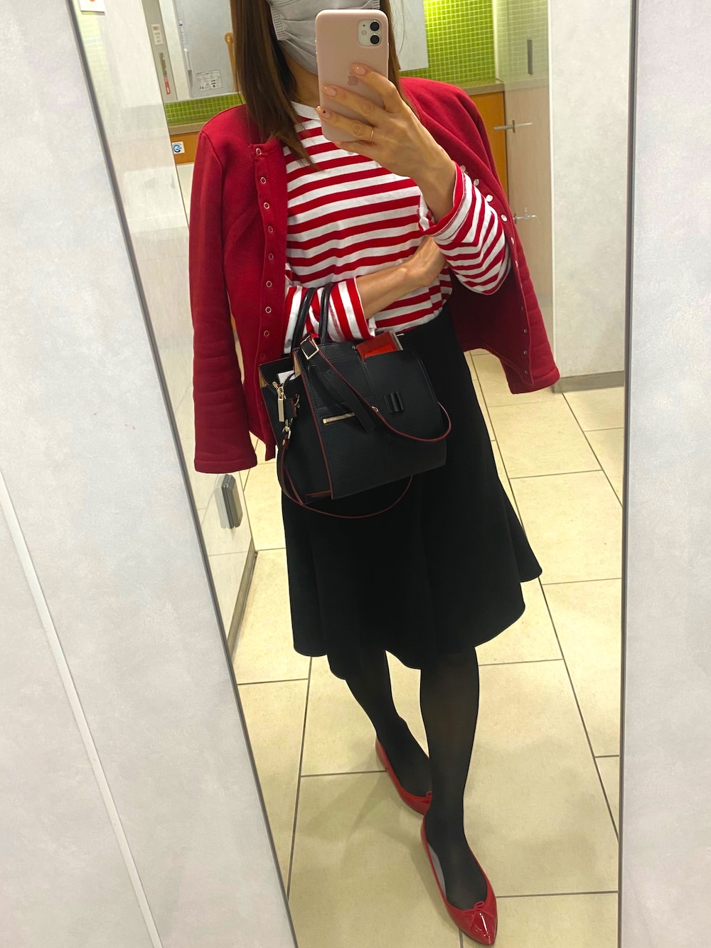 「フレンチカジュアル」｜「RepettoのJUNON , BALLERINA / V199V（バレエシューズ、レッド系）」を使った、yuriiiipさん（レディース・157cm）の秋コーディネートの1枚目の写真
