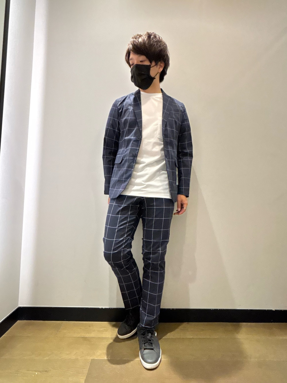 「春、春コーデ、夏コーデ、セットアップ、ジャケット、Tシャツ、イージーパンツ、スラックス、きれいめカジュアル、キレイめ、オフィスカジュアル、ビジネススタイル、オトナカジュアル、大人カジュアル、abahouse」｜「ABAHOUSE GRAYの【セットアップ対応】COOL DRYMAX ジャケット（テーラードジャケット、その他）」を使った、kentaさん（メンズ・165cm）の春コーディネートの1枚目の写真