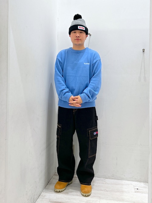 大人気 早い者勝ち XLARGE 3D CREWNECK KNIT 主役級アイテム セール】STANDARD LOGO CREWNECK KNIT（ニット/セーター