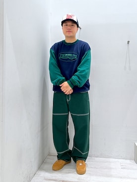 「XLARGE（エクストララージ）のRETRO CREW NECK SWEAT（スウェット、グリーン系）」を使った、田中翔太郎さん（メンズ・171cm）の秋コーディネート