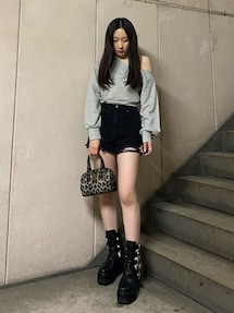 ごっち出品 ♡EVRIS♡ ショルダーオープンスウェットＨＯＯＤＩＥ EVRIS（エヴリス） トレーナー スウェット フロントジップオフショル