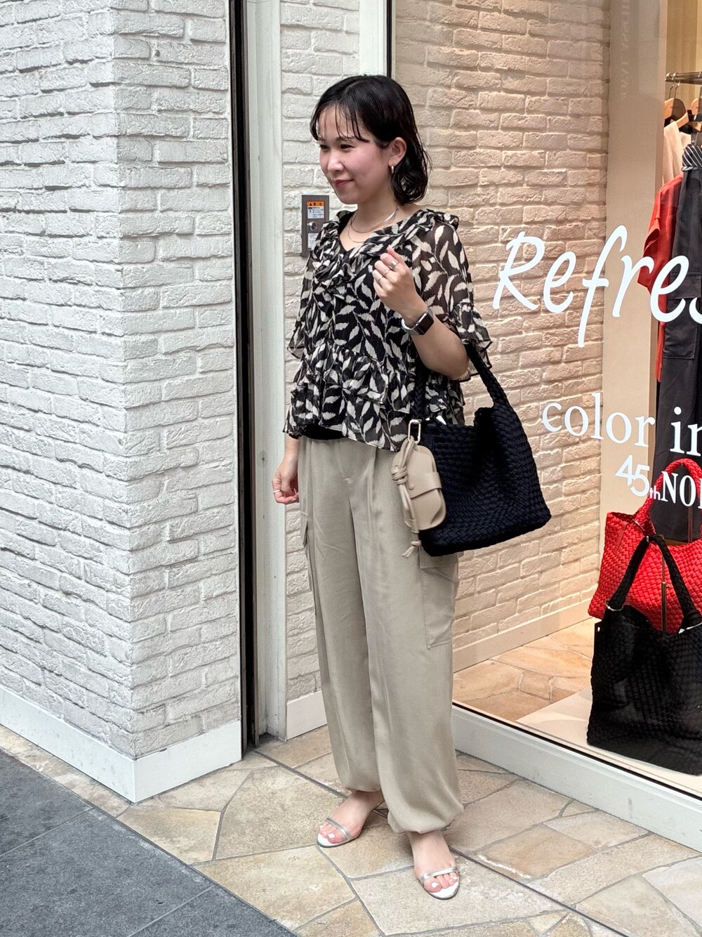 カーゴパンツを使った「リーフ柄」の人気ファッションコーディネート