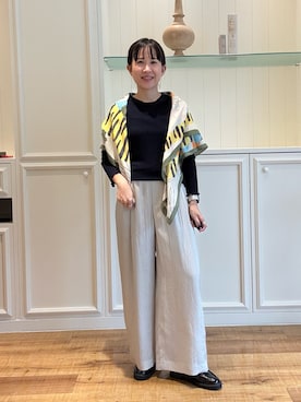 「アイテム（ストール/ショール）」を使った、ホッシーさん（レディース・155cm）の秋コーディネート