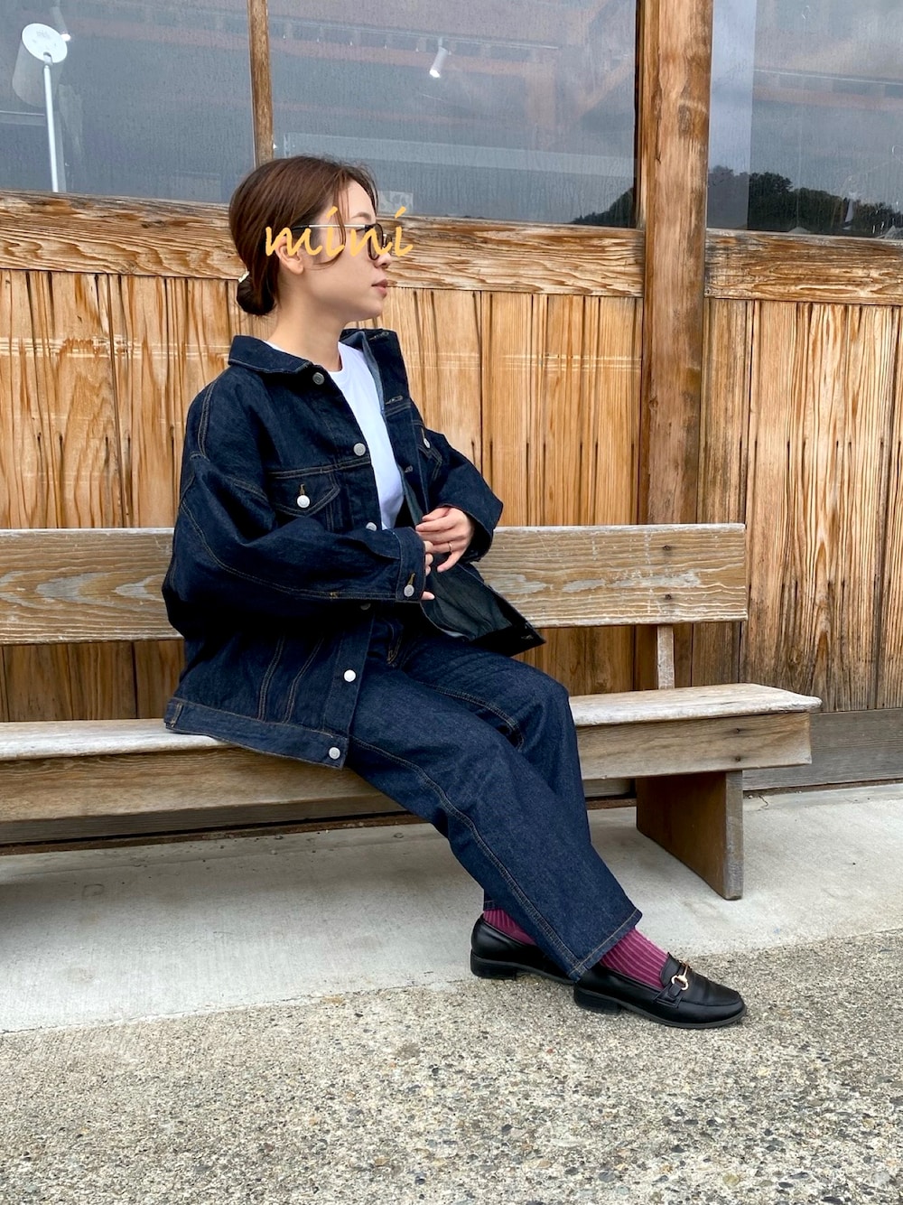 「低身長女子、低身長コーデ、きれいめカジュアル、大人カジュアル、デニムセットアップ、デニムコーデ」｜「DISCOATのアイテム（デニムジャケット、ブルー系）」を使った、miniさん（レディース・147cm）の春コーディネートの1枚目の写真