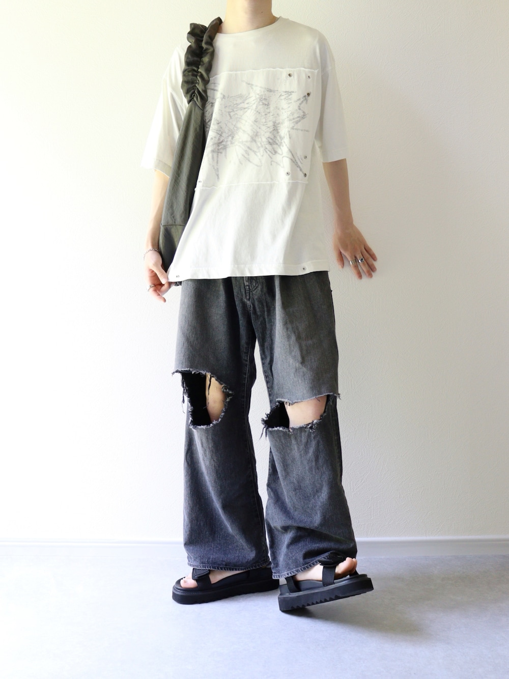 Jieda（ジエダ）の「DAMAGE ONE TUCK WIDE STRAIGHT DENIM（デニム