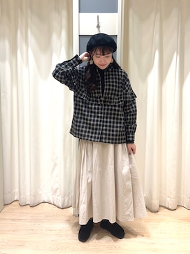 「Clarks（クラークス）のWallabeeEVO WP / ワラビーエヴォウォータープルーフ (ブラックスエード)（モカシン/デッキシューズ）」を使った、カホさん（レディース・154cm）の秋コーディネート