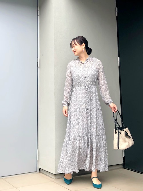 IÉNAイエナ ジョーゼットフラワープリントマキシワンピース グレー IÉNAイエナ ジョーゼットフラワープリントマキシワンピース