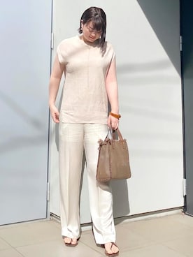 「サテンパンツ」｜「アイテム（ゴールド系）」を使った、kumikoさん（レディース・165cm）の夏コーディネート