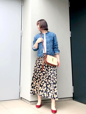 「フラワープリント」｜「アイテム（デニムジャケット）」を使った、kumikoさん（レディース・165cm）の春コーディネート