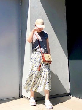 「フラワープリント」｜「アイテム（帽子）」を使った、kumikoさん（レディース・165cm）の夏コーディネート