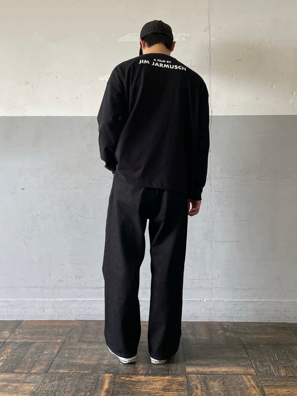 「ADAM ET ROPE'の【JIM JARMUSCH×10C】MOVIE PHOTO LONG SLEEVES/ジム・ジャームッシュ（Tシャツ/カットソー、ブラック系）」を使った、ADAM ET ROPE' HOMME STAFFさん（メンズ・169cm）の春コーディネートの1枚目の写真