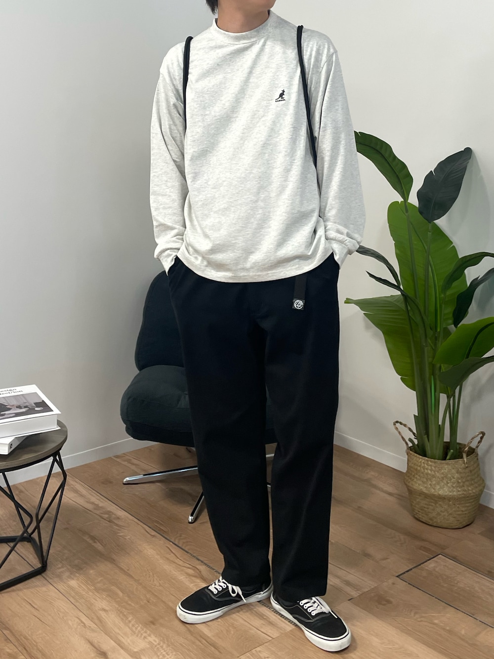 「ロゴT、メンズコーデ、シンプルコーデ、ロンT」｜「THE CRAFT CREW PRODUCTSのウェビングベルト テーパード ストレッチ クライミングパンツ【THE CRAFT CREW PRODUCTS】（その他パンツ、ブラック系）」を使った、週一朝マックさん（メンズ・175cm）の夏コーディネートの1枚目の写真