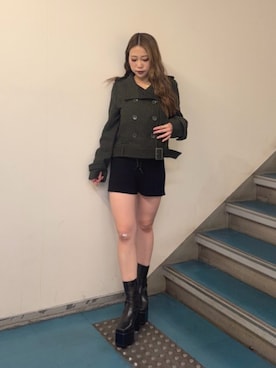 「MURUA（ムルーア）のスクエアミドルブーツ（ブーツ、ブラック系）」を使った、横幕学美さん（レディース・153cm）の秋コーディネート