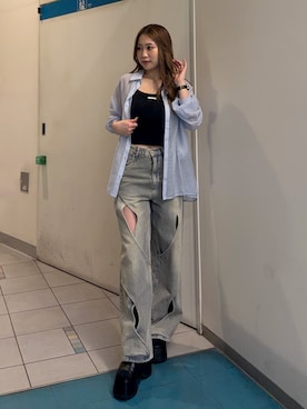 「MURUA（ムルーア）のカーブカットワークデニム（デニムパンツ、ブルー系）」を使った、横幕学美さん（レディース・153cm）の春コーディネート