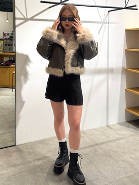 「アイテム（ムートンコート）」を使った、横幕学美さん（レディース・153cm）の夏コーディネート