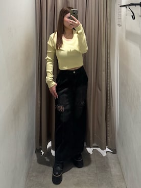 「MURUA（ムルーア）のロゴラメテレコトップス（Tシャツ/カットソー、イエロー系）」を使った、横幕学美さん（レディース・153cm）の春コーディネート