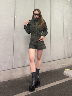 「MURUA（ムルーア）のスクエアミドルブーツ（ブーツ、ブラック系）」を使った、横幕学美さん（レディース・153cm）の秋コーディネート