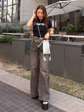 「MURUA（ムルーア）のパターンロゴパッチTシャツ（Tシャツ/カットソー、ブラック系）」を使った、横幕学美さん（レディース・153cm）の春コーディネート