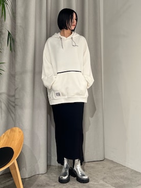 「アイテム（パーカー）」を使った、RINKAさん（レディース・170cm）の秋コーディネート