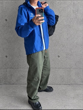ARC'TERYXのマウンテンパーカー（ブルー系）を使った人気ファッション