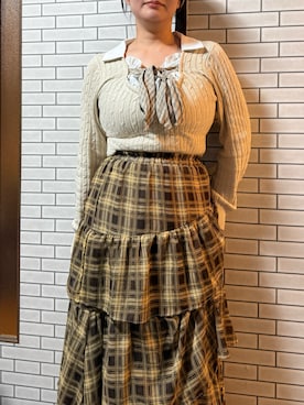 「MAJESTIC LEGON（マジェスティックレゴン）のチェックリボンレイヤードライクニット（ニット/セーター、ベージュ系）」を使った、tsubasa harada    さん（レディース・151cm）の春コーディネート