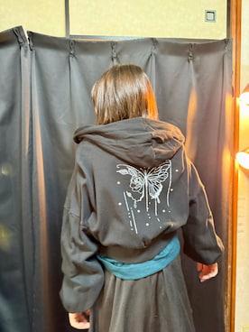 「Mavie..7（メヴィセットゥ）の【Mavie..7】スタッズ付裏毛パーカー（パーカー、ブラック系）」を使った、tsubasa harada    さん（レディース・151cm）の夏コーディネート