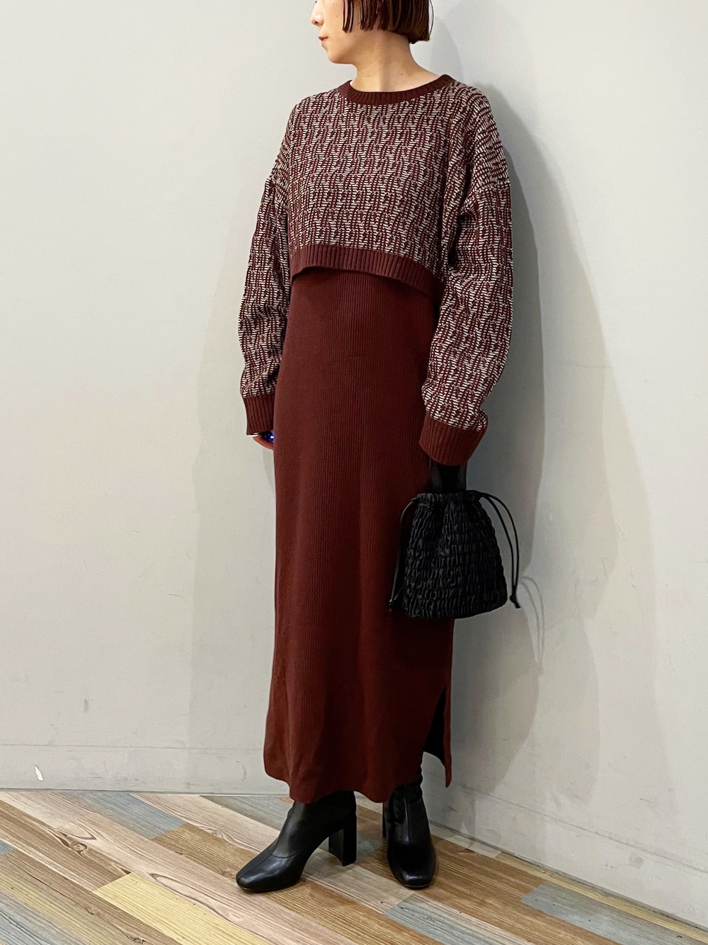 「秋のコーデ、レイヤードスタイル、ニットワンピース、休日スタイル、秋色、LOWRYS FARM、ローリーズファーム(LOWRYS FARM)、オトナ女子」｜「LOWRYS FARMのシャーリングキンチャクバッグ　958279（ショルダーバッグ、ブラック系）」を使った、\seedoo/さん（レディース・162cm）の秋コーディネートの1枚目の写真