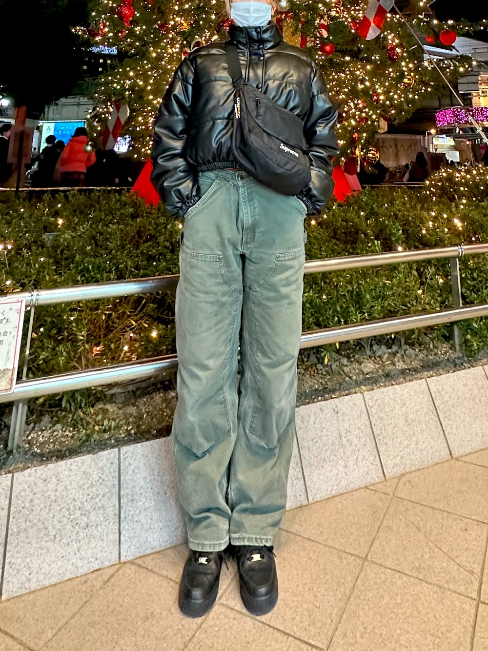 「楽チンコーデ、おしゃれさんと繋がりたい、シンプルスタイル、ブラック、今日のコーデ、ootd、デニムコーデ」｜「Carharttのアイテム（デニムパンツ、グリーン系）」を使った、ゆかさん（レディース・175cm）の冬コーディネートの1枚目の写真