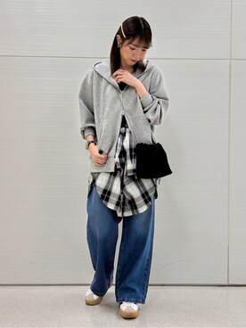 「DRESKIP（ドレスキップ）の【S-LL】大人っぽく着られる ダンボールジップパーカ（カーディガン/ボレロ、グレー系）」を使った、Juraさん（レディース・162cm）の秋コーディネート