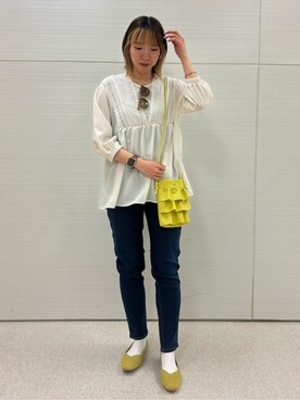 「SHOO・LA・RUE（シューラルー）のデニムスキニーパンツ（デニムパンツ、ブルー系）」を使った、Juraさん（レディース・162cm）の春コーディネート