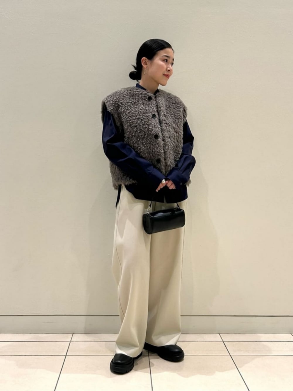 LOEFF ベスト　グレー　薄手　オールシーズン 楽天市場】LOEFF ロエフ ホップサック Vネック フレア ベスト 8825-299