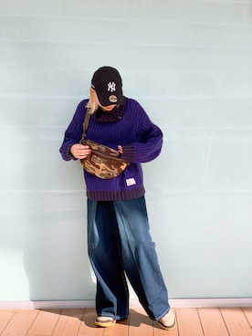 「アイテム（ボディバッグ/ウエストポーチ、グリーン系）」を使った、タロウさん（レディース・161cm）の冬コーディネート