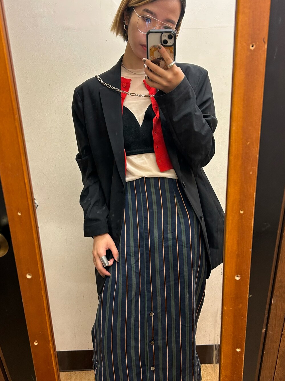 「theoryのアイテム（テーラードジャケット、ブラック系）」を使った、yayoiさん（レディース・158cm）の冬コーディネートの1枚目の写真