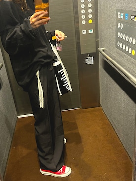 「アイテム（ベルト、ホワイト系）」を使った、マユさん（レディース・159cm）の秋コーディネート