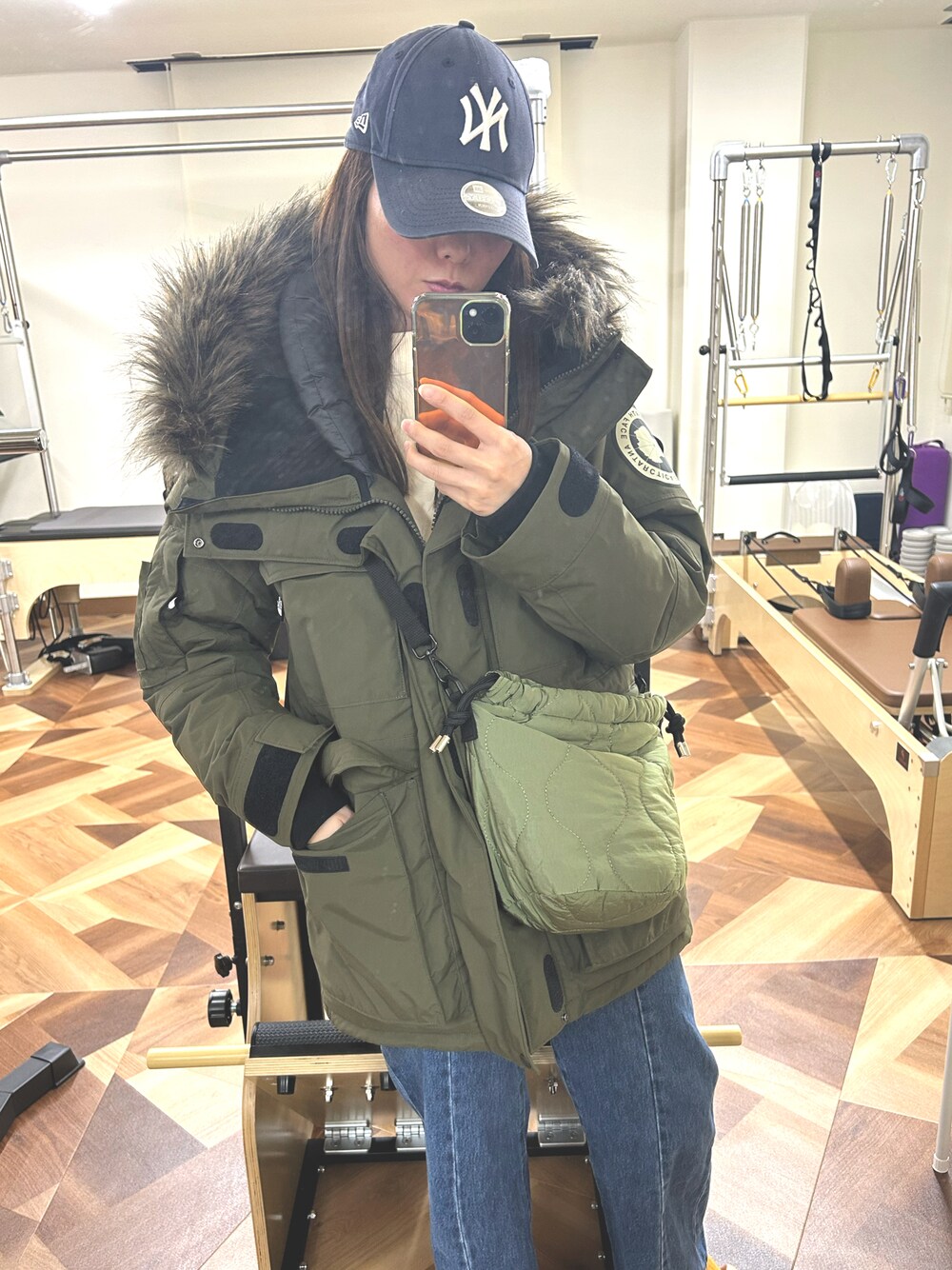 「THE NORTH FACE、ノースフェイス、KBF、キャップ、冬コーデ、カーキアウター」｜「THE NORTH FACEの【THE NORTH FACE / ザ ノースフェイス】アンタークティカパーカ（ダウンジャケット/コート、グリーン系）」を使った、マユさん（レディース・159cm）の冬コーディネートの1枚目の写真