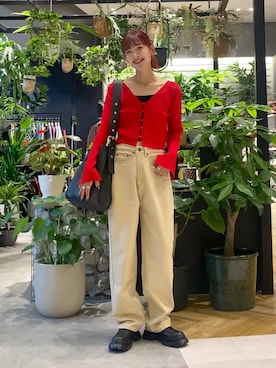 「アイテム（デニムパンツ、ベージュ系）」を使った、mamiさん（レディース・164cm）の秋コーディネート