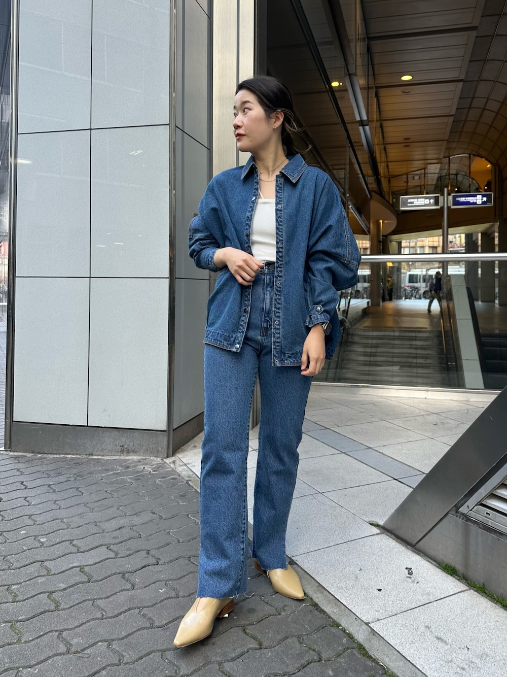 CAPRICIEUX LE'MAGEのデニムジャケットを使った人気ファッション