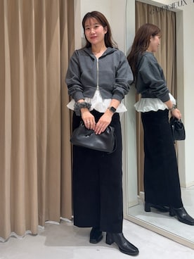 「CAPRICIEUX LE'MAGE（カプリシューレマージュ）のWジップフーディー（Tシャツ/カットソー、グレー系）」を使った、mutsumi_lemageさん（レディース・164cm）の秋コーディネート
