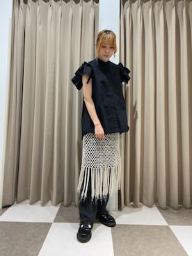 「ITEMS URBANRESEARCH（アイテムズ アーバンリサーチ）のソデフリルノーカラーブラウス（シャツ/ブラウス、ブラック系）」を使った、Na_427さん（レディース・156cm）の夏コーディネート