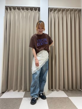 「ITEMS URBANRESEARCH（アイテムズ アーバンリサーチ）のロゴビッグTシャツ（Tシャツ/カットソー、ブラウン系）」を使った、Na_427さん（レディース・156cm）の夏コーディネート