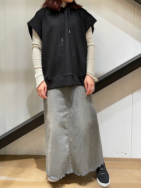 「アイテム（デニムスカート、グレー系）」を使った、kiyomiさん（レディース・155cm）の秋コーディネート