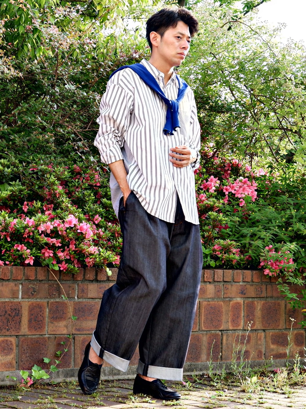 Jieda ダメージワンタック ワイド ストレート デニム パンツ JieDa＞ ダメージ ワンタック ワイド ストレート デニム パンツ