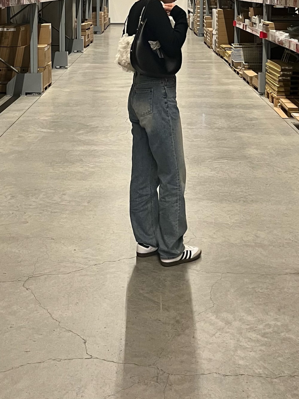 adidas Originalsのアイテムを使った「ビスチェ×デニム」の人気